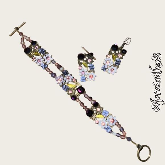 Floral Earring and Bracelet Set with Rhinestones - Picture 3 of 8